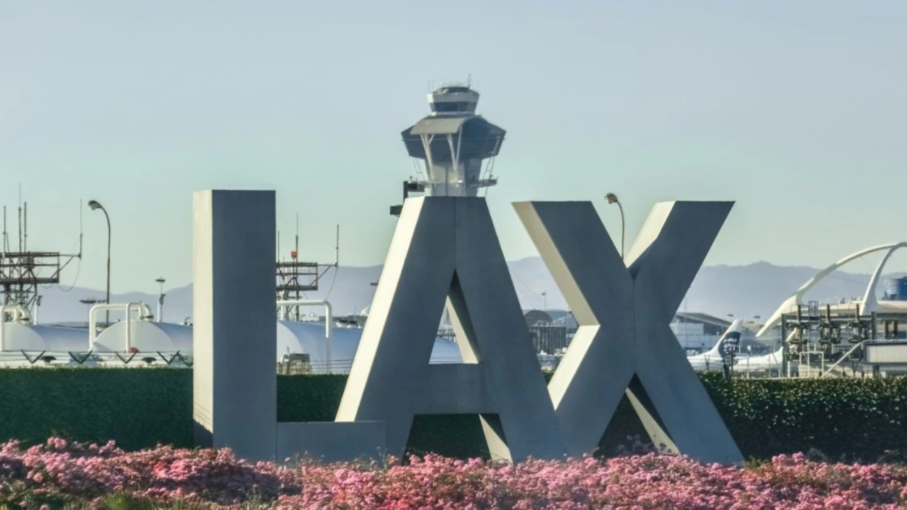 Guide to Airlines at LAX: Hubs, Routes, and Services at Los Angeles International Airport
